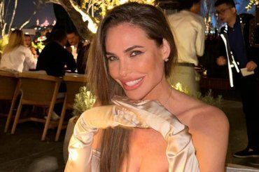 Ilary Blasi si fotografa al Colosseo: “Roma è tua”, la città rimpiazza il pupone?