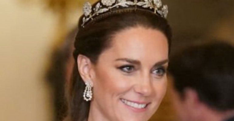 La Strathmore Rose Tiara indossata da Kate ha una storia misteriosa, cosa rappresenta