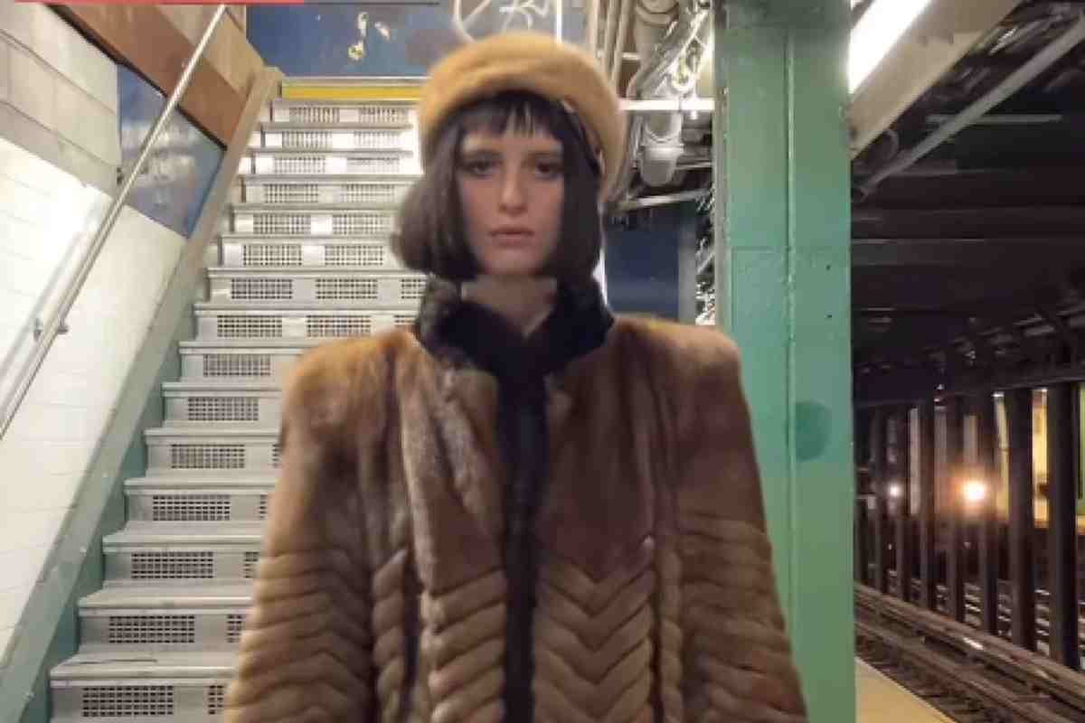 Alexandra Yvette con la pelliccia