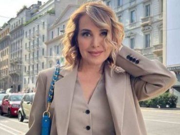 Barbara D’Urso le canta (con stile) a Myrta Merlino…Quello che fa vedere non ha prezzo