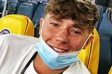 Cristian Totti, avete visto che auto guida? Dentro è una navicella spaziale