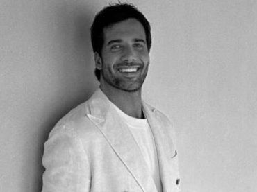 Belen Rodriguez, anello sospetto al dito di Elio Lorenzoni: l’ipotesi di una fede