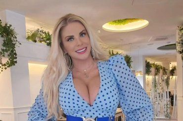 Francesca Cipriani è scomparsa dai riflettori, cosa fa ora la bella showgirl
