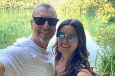 Amadeus, la moglie è senza parole: “Cosa dicono su di me…”