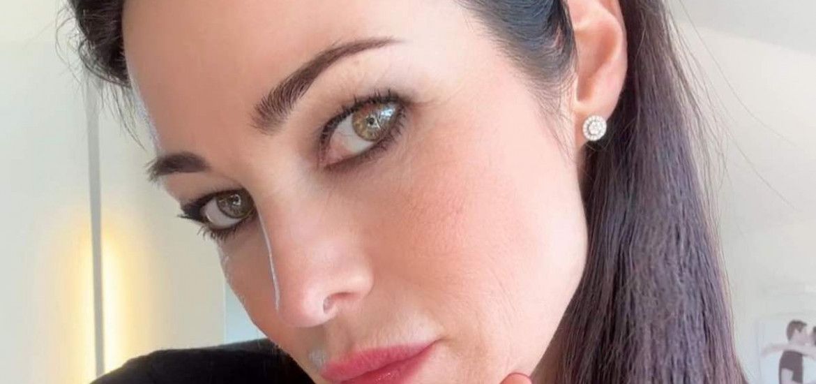 Manuela Arcuri selfie