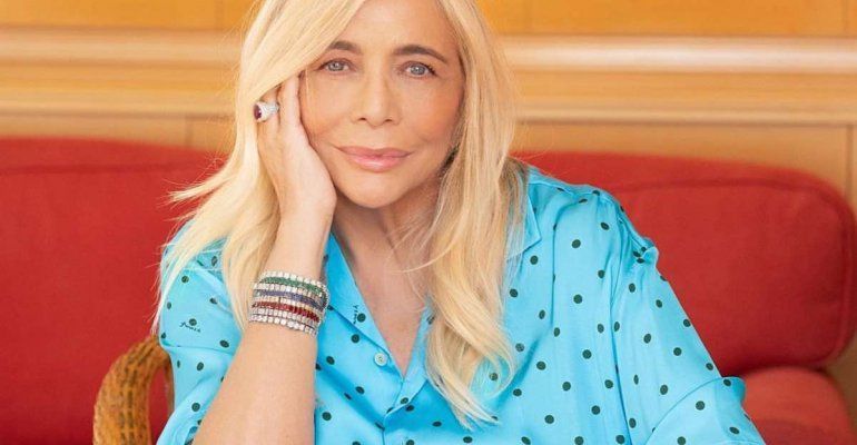 Mara Venier nonna rock, convinta dal nipote ha ceduto e si è tatuata: cosa e dove