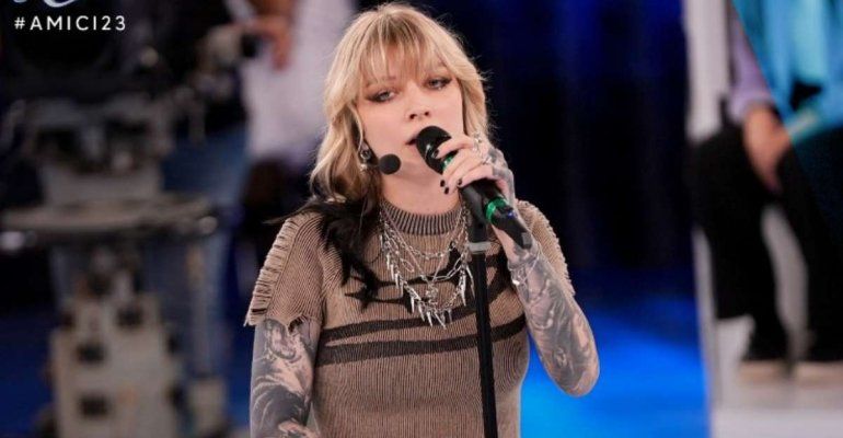 Amici 23, Mew il VIDEO del perché ha lasciato il reality: “Condivido con voi la mia scelta”