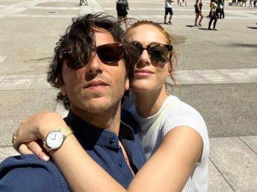 Miriam Leone lascia l’ospedale, con il marito Paolo il piccolo Orlando va a casa