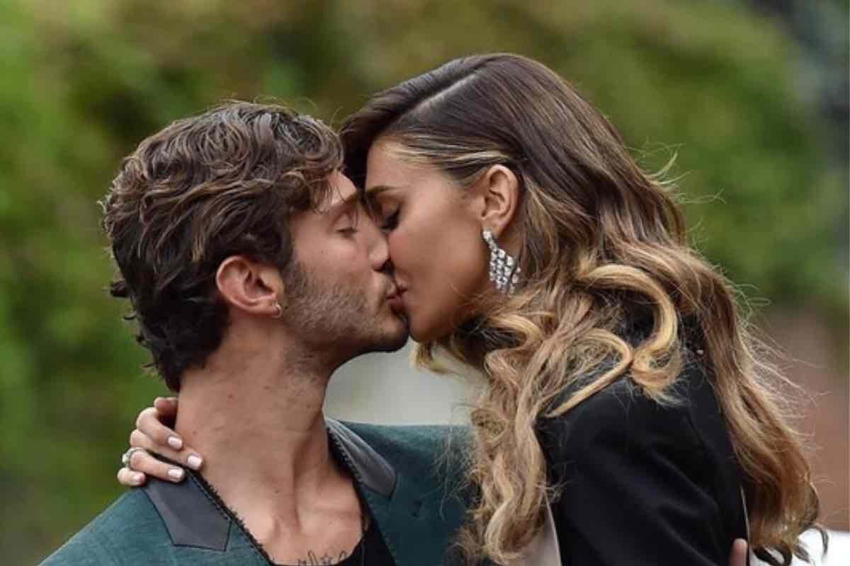 Stefano De Martino e Belen Rodriguez bacio