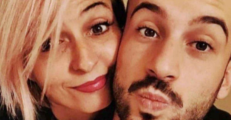 Andreas Muller, il regalo per le gemelline è strepitoso: Veronica visibilmente commossa