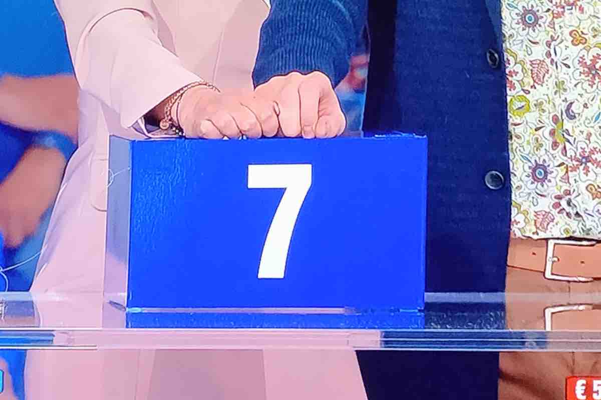 Si paga per partecipare ad 'Affari tuoi'? E' così che stanno le cose