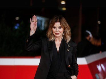 Lo strazio di Alba Parietti dopo il grande lutto: “Mi manca la tua voce“