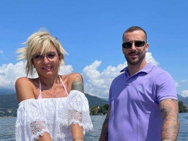 Andreas Muller lontano da Veronica, momento complicato per la coppia: c’è preoccupazione per la nascita delle gemelline