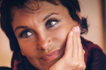 Angela Brambati, la star dei Ricchi e Poveri sorprende: a 76 anni ha un fisico da applausi – VIDEO