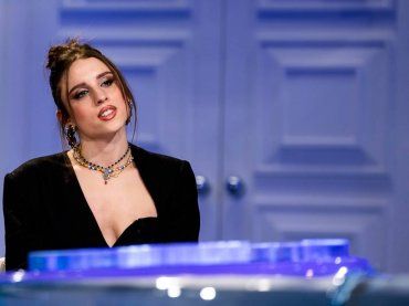 Angelina Mango ed il mistero sulle collanine colorate, non se ne separa mai ed ora sappiamo il perché