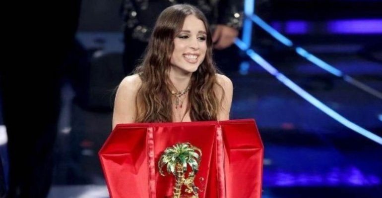 Angelina Mango e Geolier, in che rapporti sono i due cantanti. La FOTO non lascia dubbi