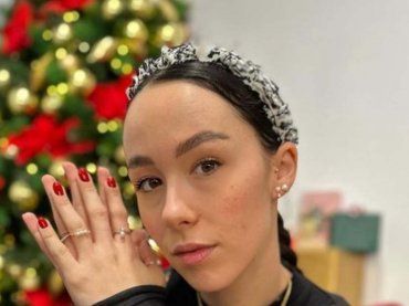 Aurora Ramazzotti scintillante a Parigi, ma gli hater non la risparmiano: “Se non fossero chi sono…”