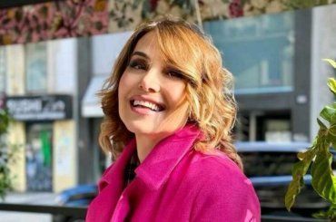 Barbara D’Urso, in palestra si allena così e dalla foto c’è qualcosa di sospetto: con lo zoom si vede tutto