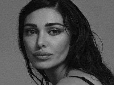 Belen Rodriguez e quei soliti ‘vizi’, la showgirl cede alla tentazione: è uno dei suoi piatti preferiti