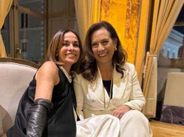 Avete mai visto la madre di Benedetta Parodi? Con loro c’è anche Cristina, chi somiglia di più alla donna