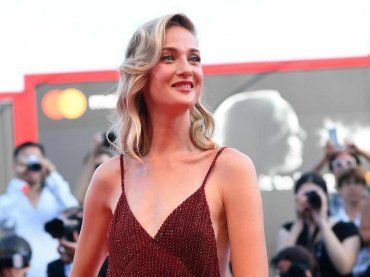 Ha lavorato con Verdone , ricordate che film ha fatto questa bellissima donna ? FOTO