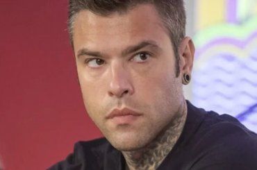 Fedez, comportamento mai visto alla fashion week: cosa ha fatto tutto il tempo