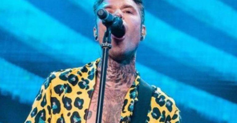 Fedez farà causa alla Ferragni, la cifra pazzesca per il risarcimento