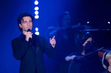 Gianluca Ginoble, ‘sembra una ventenne’ fa colpo la mamma del tenore del trio Il Volo – FOTO