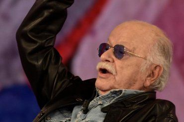 Gino Paoli lapidario su Sanremo: “Tutte canzoni scelte da un tabacchino”, l’artista non si trattiene