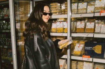 Giulia Valentina, mentre l’ex fidanzato Fedez battaglia con la Ferragni, lei trascorre il tempo così | FOTO