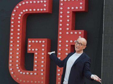 Alfonso Signorini viene fermato: cosa succede in casa Mediaset