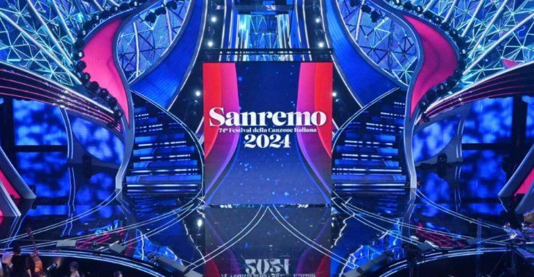 “Ho salvato la situazione al Festival di Sanremo”, la rivelazione della conduttrice coglie alla sprovvista