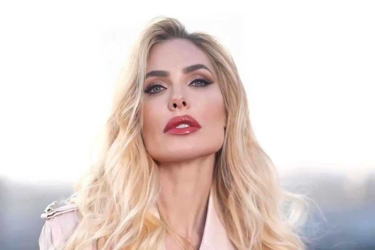 Ilary Blasi a Parigi