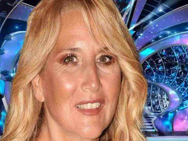 Jo Squillo a Sanremo, l’outfit ha qualcosa di strano ed in pochi lo approvano