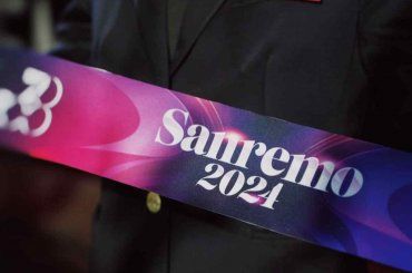 Scaletta terza serata per Sanremo 2024, Teresa Mannino co-conduttrice, ospiti e cantanti in gara