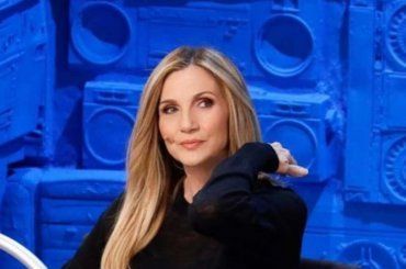 Mi ha chiesto di farlo già dopo 6 mesi: scottante verità di Lorella Cuccarini
