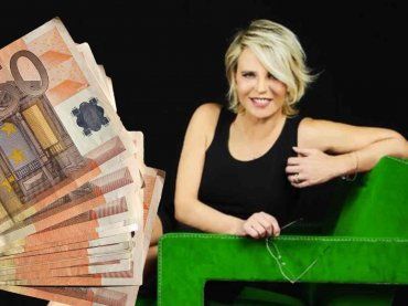 Quanto guadagna Maria De Filippi? Cifre da capogiro per la conduttrice