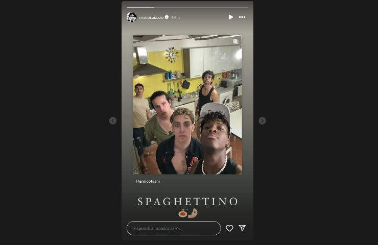 La storia Instagram pubblicata da Massimiliano Caiazzo con la scritta "Spaghettino".