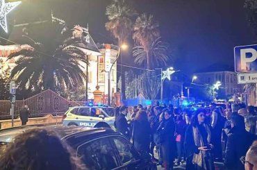 Sanremo 2024: allarme bomba a villa Nobel, evacuati molti Big in gara