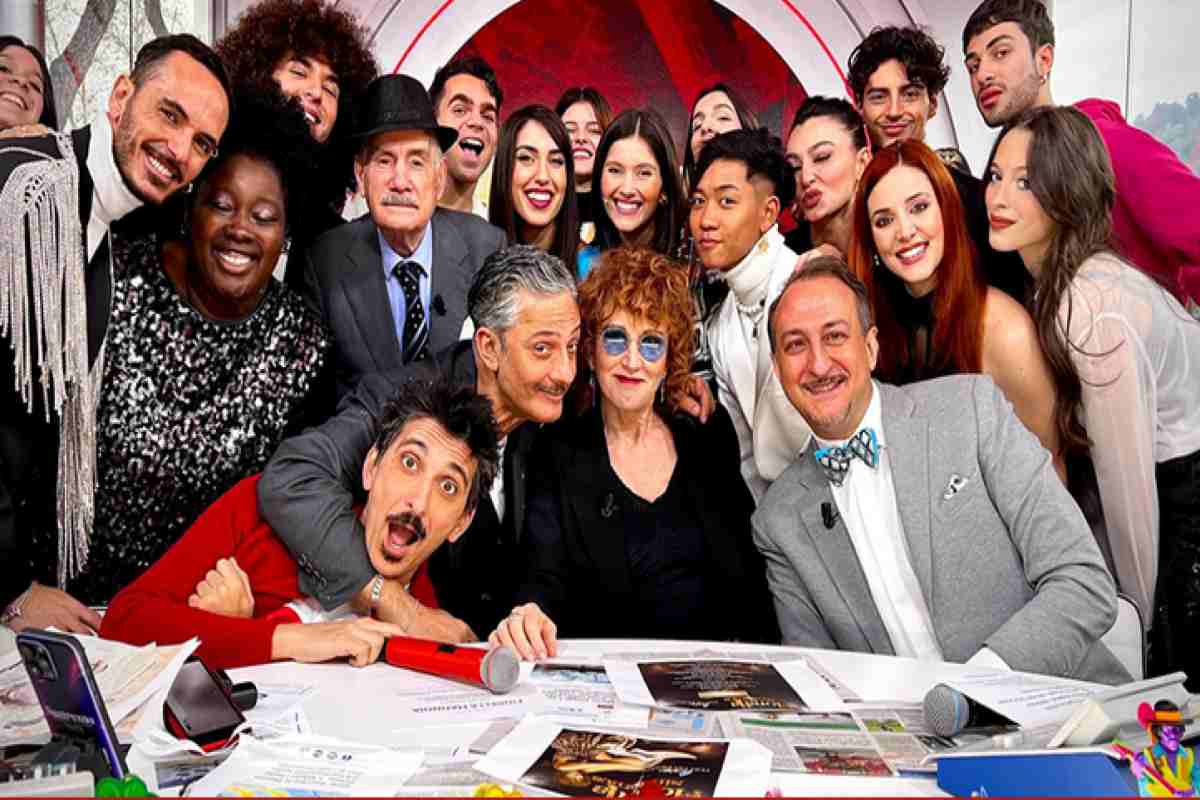 Il cast di Viva Rai 2. Il cast di Viva Rai 2.