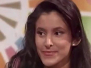 Avete riconosciuto questa splendida ragazza mora? Oggi è una conduttrice tv di successo – VIDEO