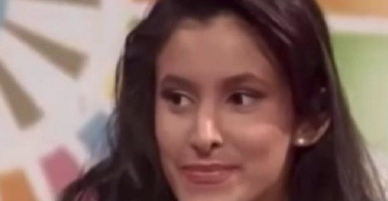 Avete riconosciuto questa splendida ragazza mora? Oggi è una conduttrice tv di successo – VIDEO