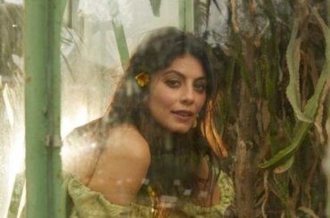 Alessandra Mastronardi, sparisce la fede. Gelo tra lei e il marito Sannino?