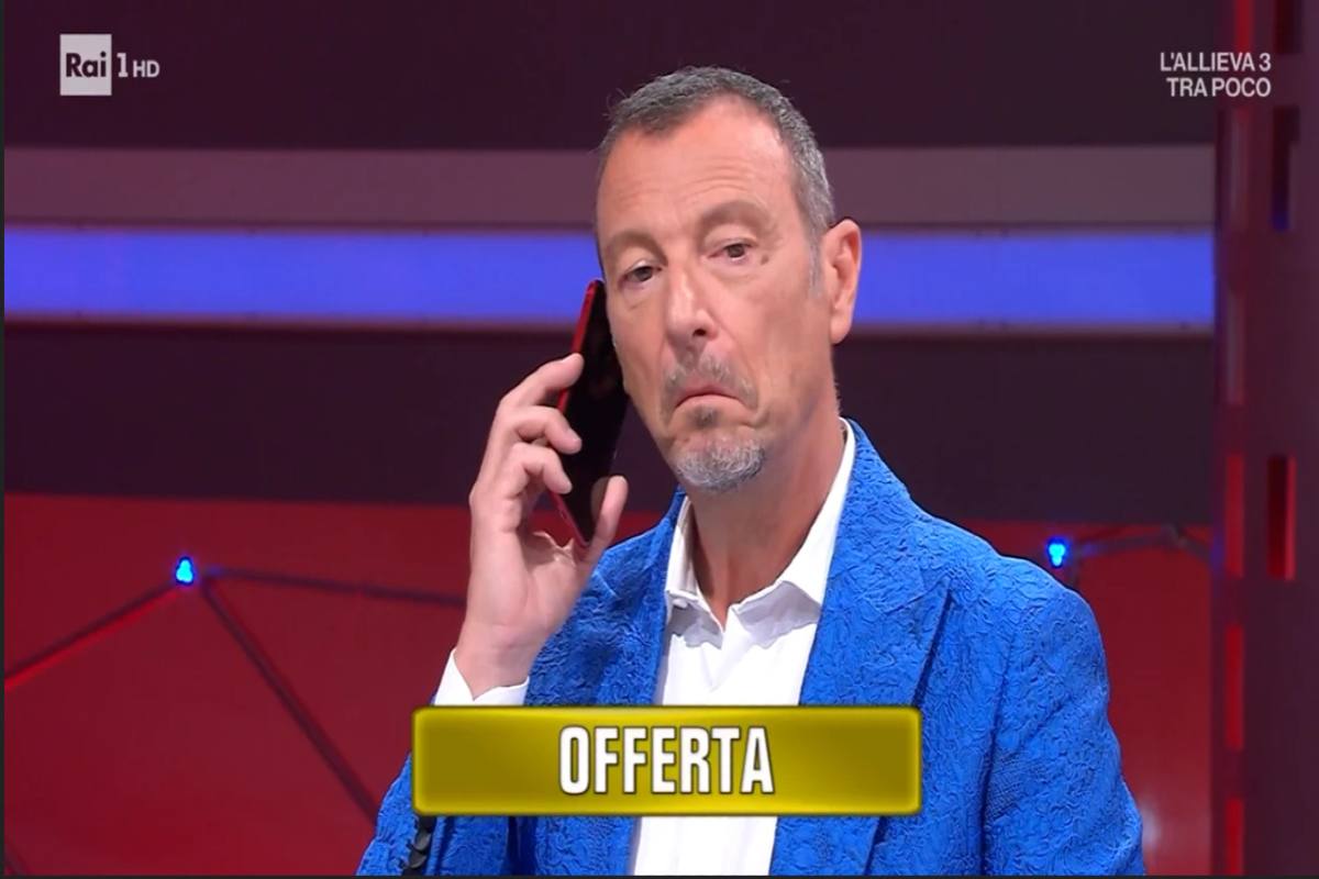 Amadeus ad Affari Tuoi. Amadeus ad Affari Tuoi.