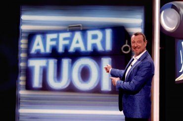 Affari Tuoi, la scelta controversa del concorrente Andrea contro il parere della moglie 