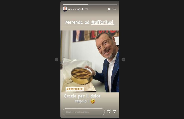 Una storia condivisa da Amadeus su Instagram con una pastiera napoletana.