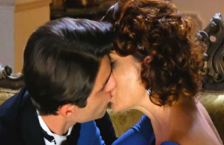 Bacio Adelaide e Marcello