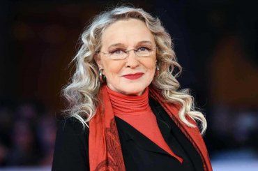 Eleonora Giorgi martedì si opererà di tumore, accanto a lei i figli Paolo Ciavarro e Andrea Rizzoli