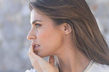 “Non ci sono parole per descrivere le tue gambe…” Fan impazziti dopo l’ultima foto di Elisabetta Canalis