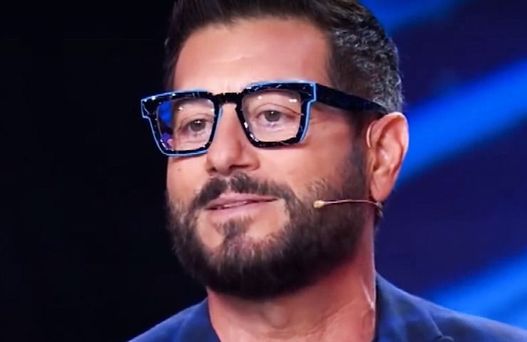 Enrico Papi conduce la Pupa e il Secchione Enrico Papi conduce la Pupa e il Secchione